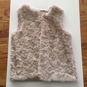 Cute 🥰 Girls mauve furry gilet (size 12)